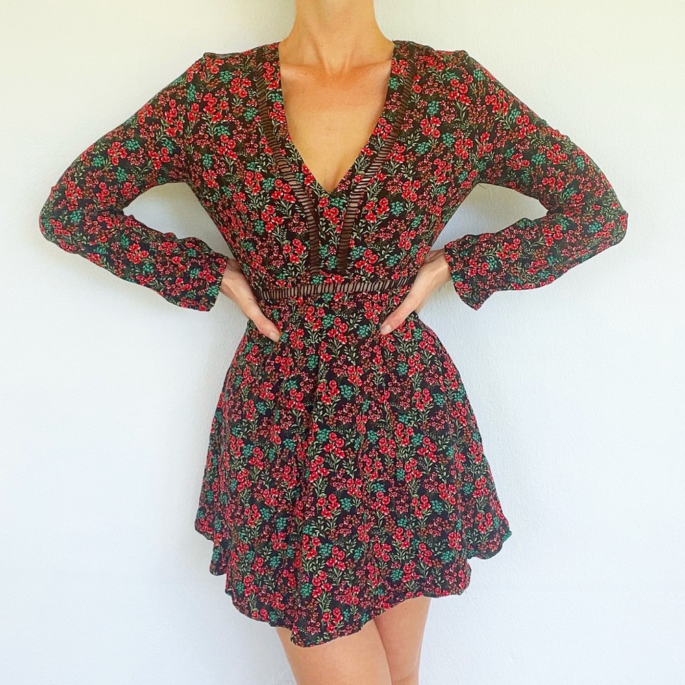 Forever 21 red floral cut out long sleeve mini dress size large